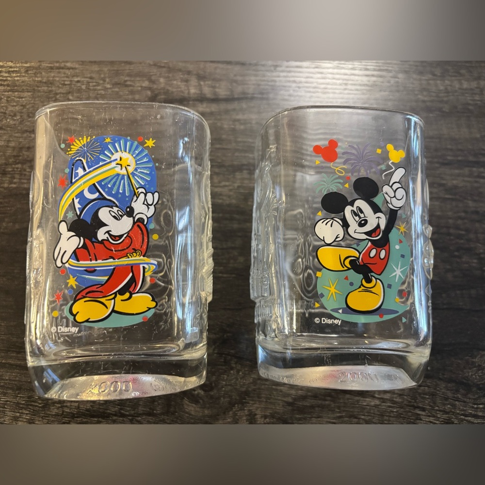2000 Set  2 McDonald's Disney World Celebration Glasses. 1-Epcot 1-Magic Kingdom